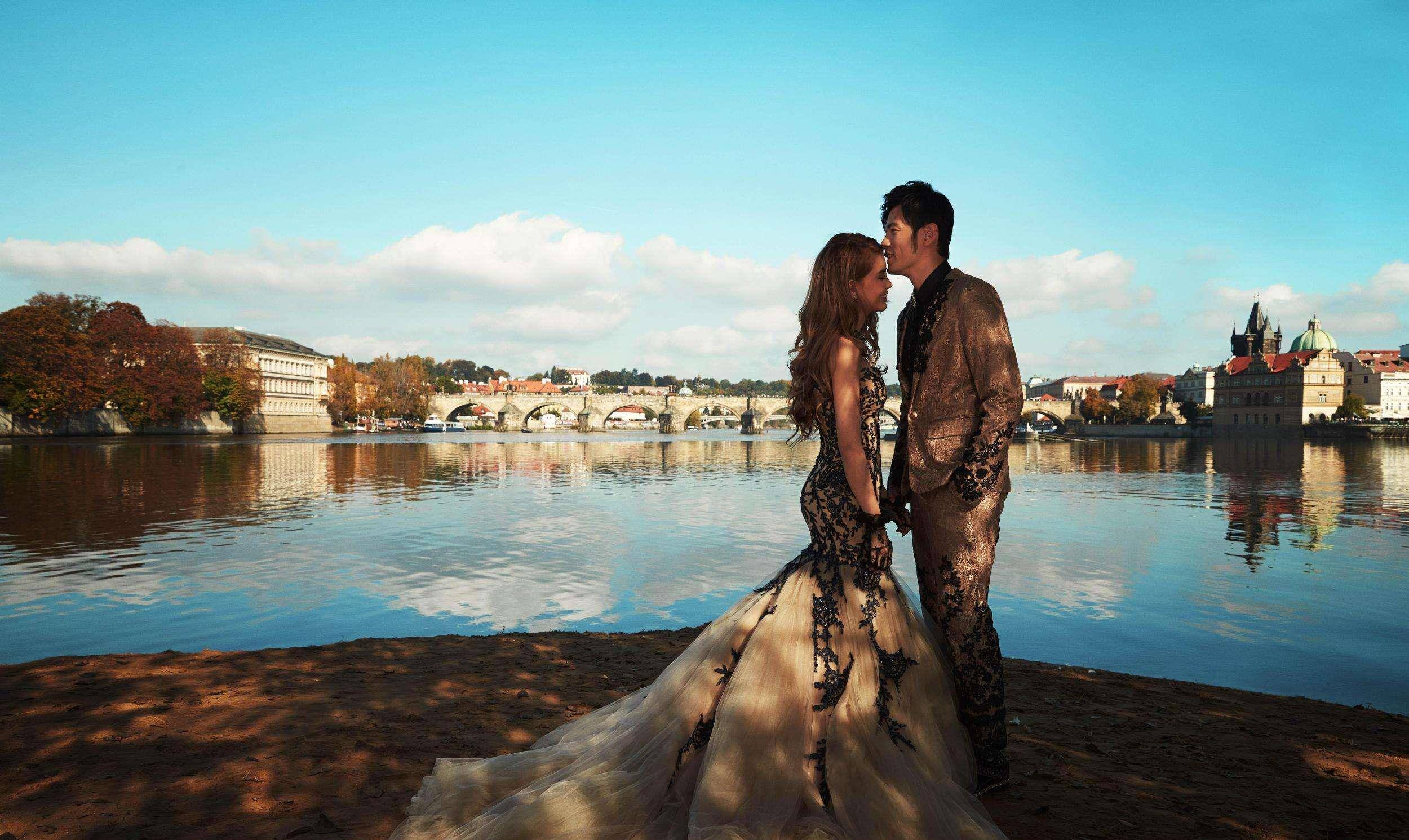 周杰伦昆凌一家万圣节搞怪上热搜,女儿嘴巴像周董,鼻子像昆凌_哥特