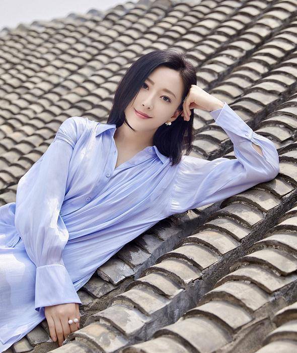 18线女演员穿"制服"衣衫不整遭点名,曾出演热播剧《琅琊榜》_金丰