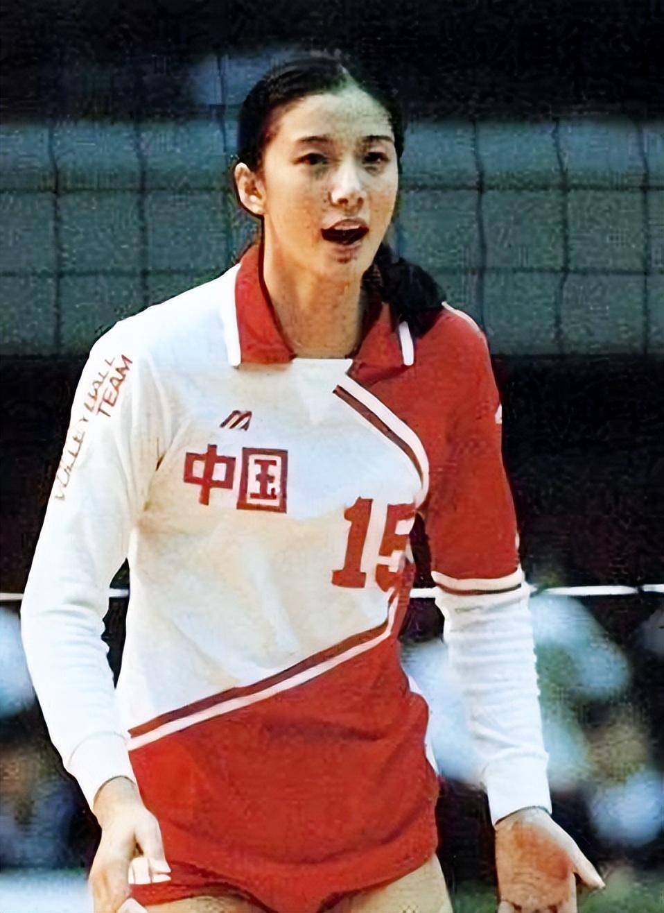 "最美副攻"李月明:芳华闪耀排坛,离婚再婚都有泪_中国女排_李国君