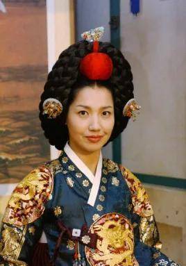 曾垂帘听政八年之久的大王大妃—文定王后尹氏_尹元衡_仁宗_时候