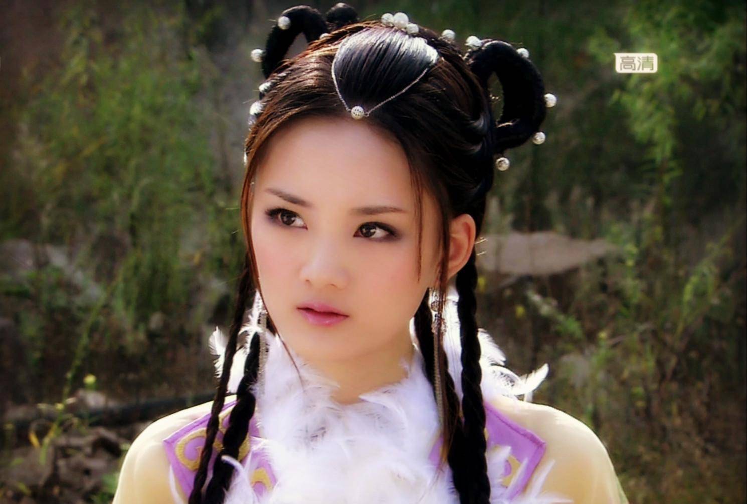 馨子似乎并没有因为任何人的质疑而停下自己的脚步,《星梦缘》的韩