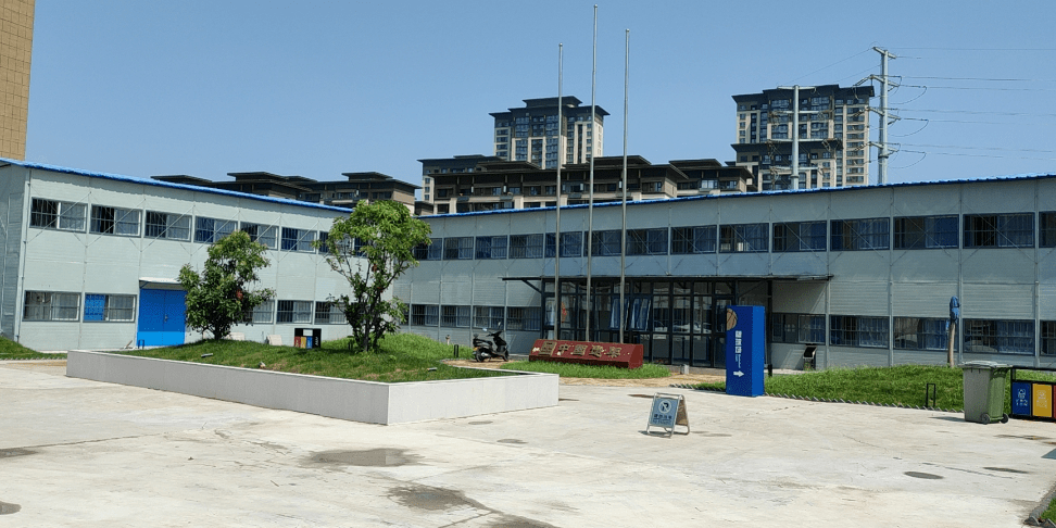 实行云筑网集采,建立联采目录,深化直采降本,在采购端扎实推进降本