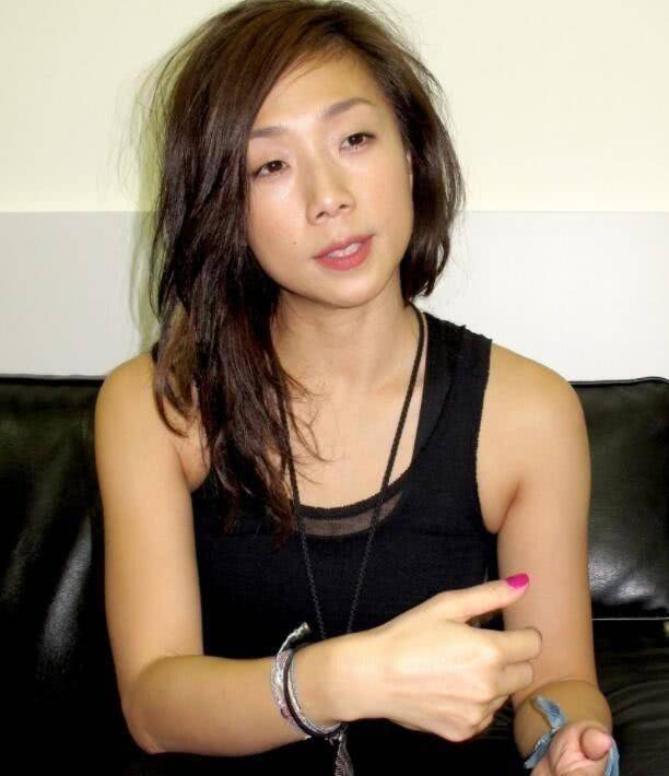 53岁林忆莲豪掷2500万购别墅,欲隐退歌坛做家庭主妇_生活_女儿_恭硕良