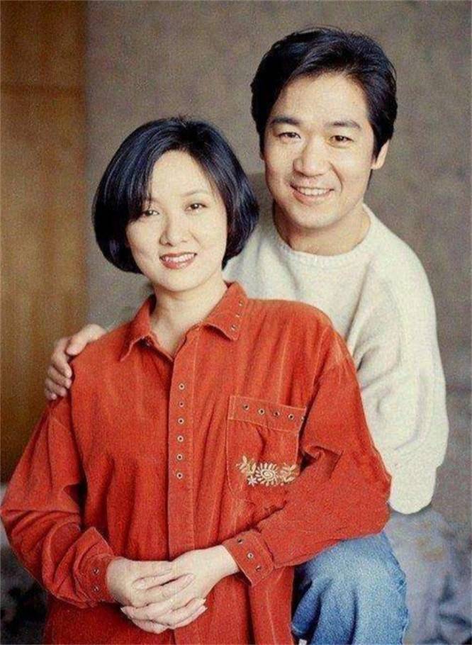 她结过两次婚,跟第二任老公签协议,今62岁未生过孩子_邓婕_张国立