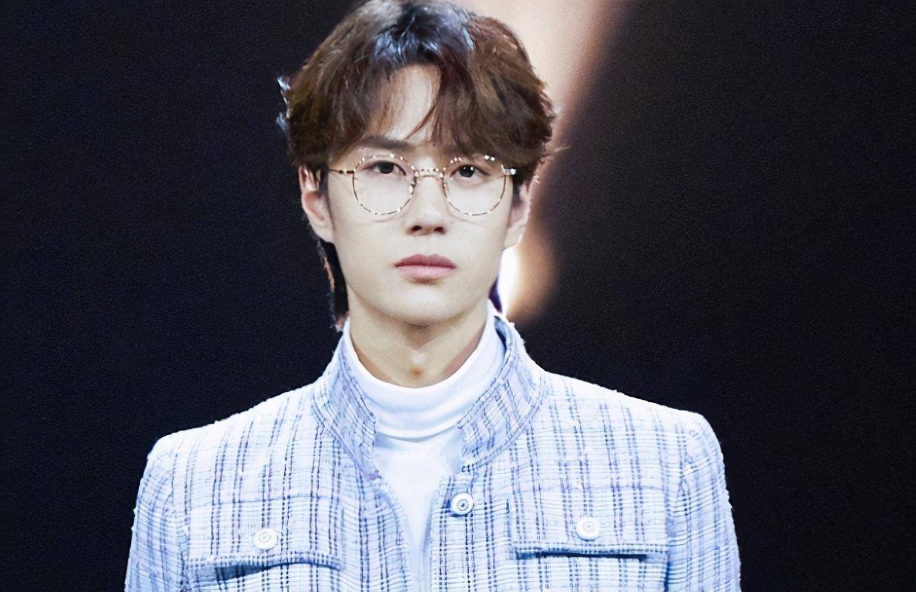 同是提笔忘字,王一博被嘲"九漏鱼",奚梦瑶为何广受好评?