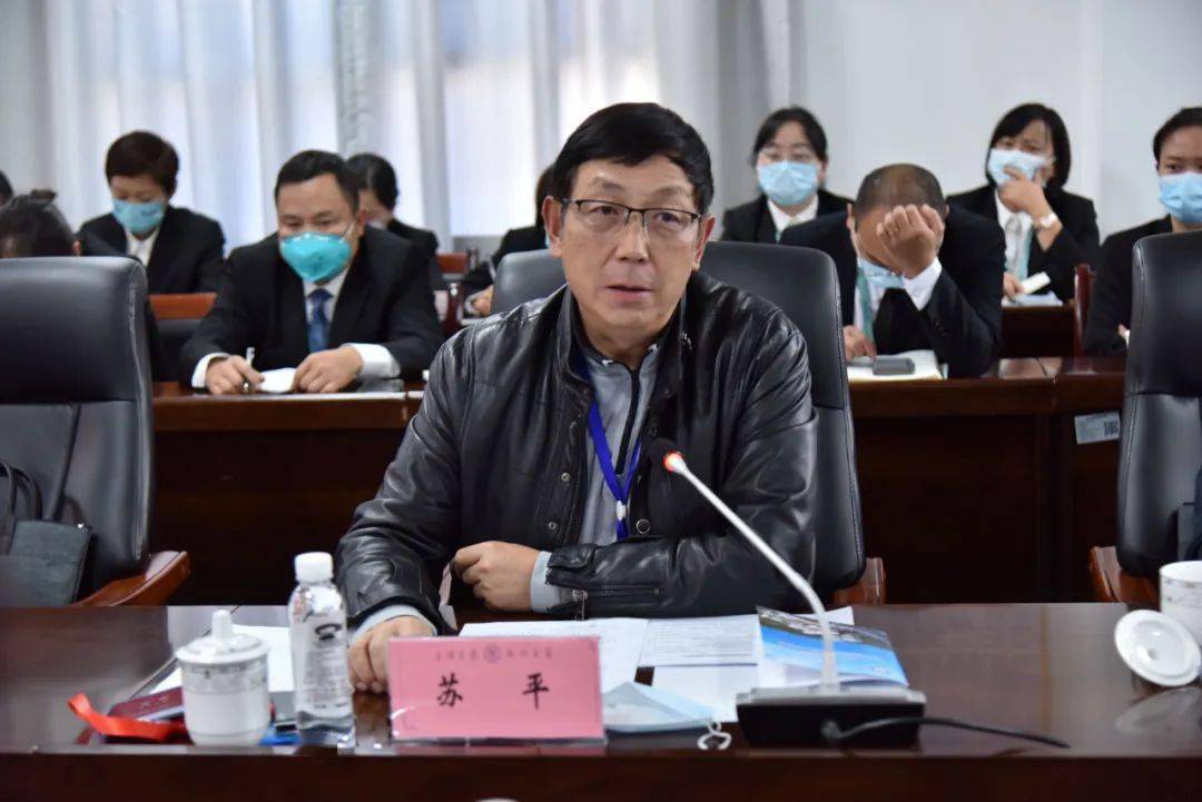 评审组领队,省医疗服务质量评估中心副主任高华斌作了