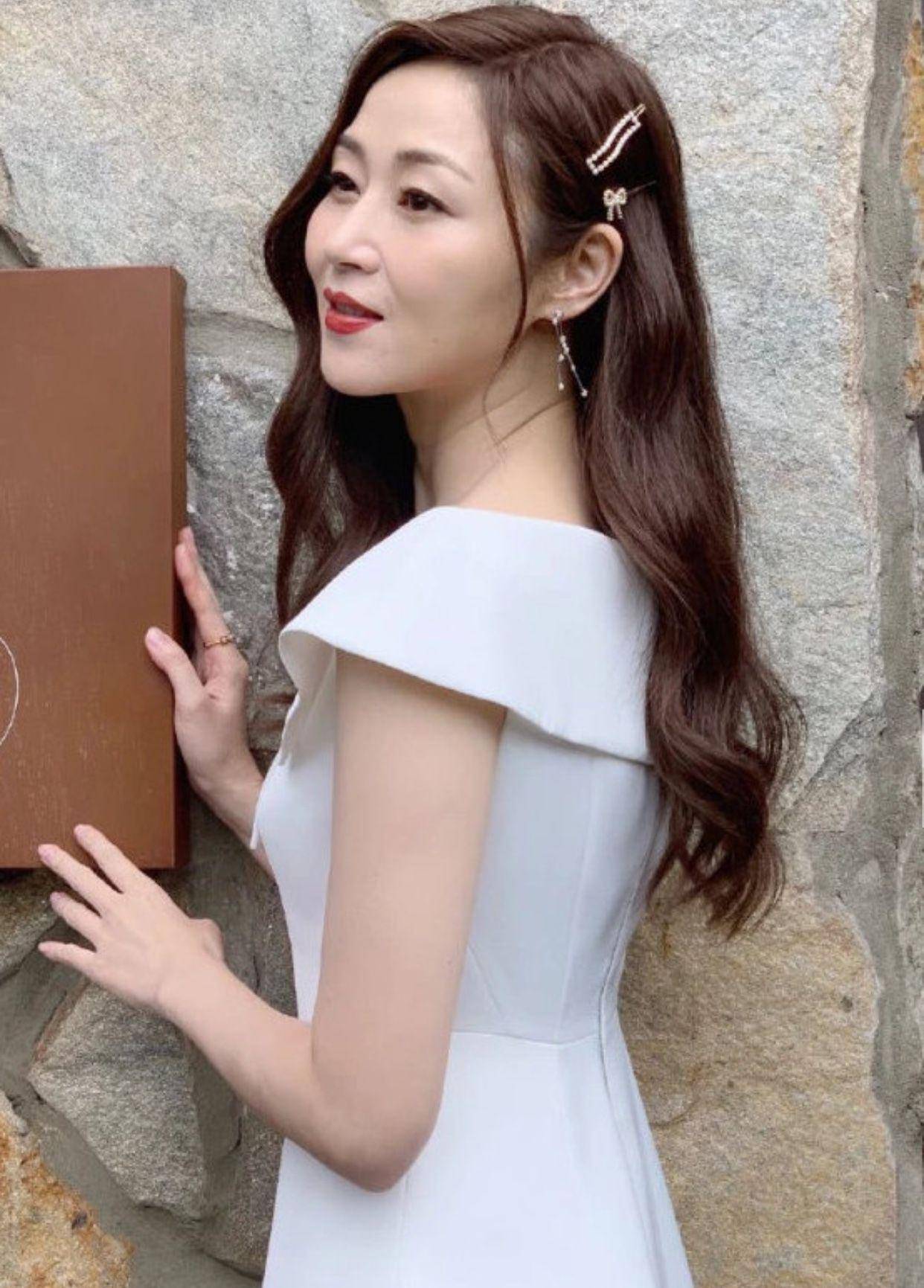 不老女神复工成热潮,万绮雯拍新戏李嘉欣录综艺,她61岁还要复出