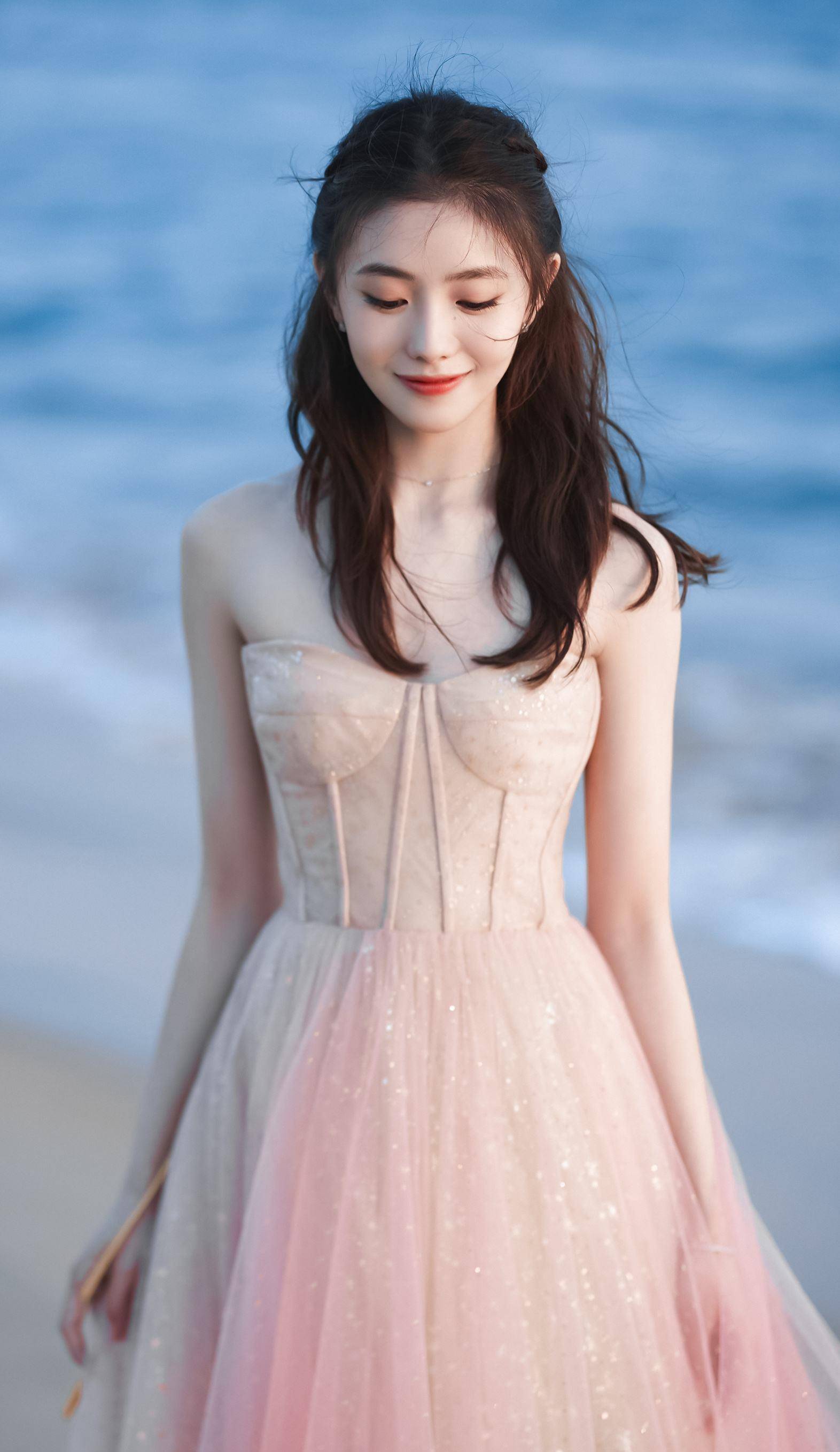 刘浩存:张艺谋的"御用女主角",她的身世让人意想不到_刘浩很_舞蹈