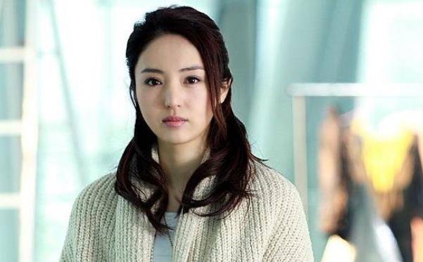 拥有舞蹈经验的董璇,成为演员很幸运,却在感情当中让人遗憾_因为_角色