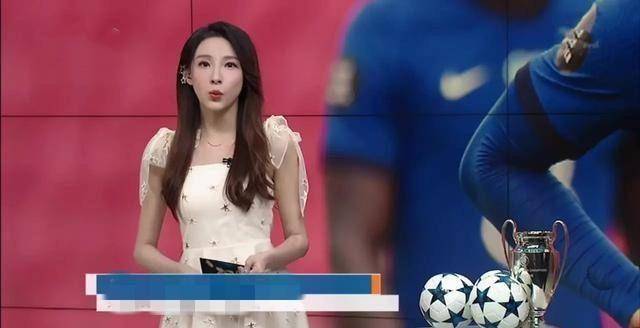 2011年马凡舒走秀时泳裤意外滑落,引炒作嫌疑,怒回:谁爱看谁看_电视