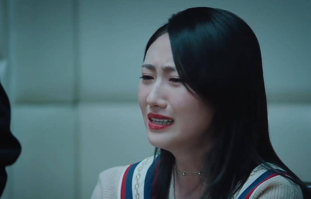 但是老谋深算的黄雨虹,自然也早已看透了白小莲的小