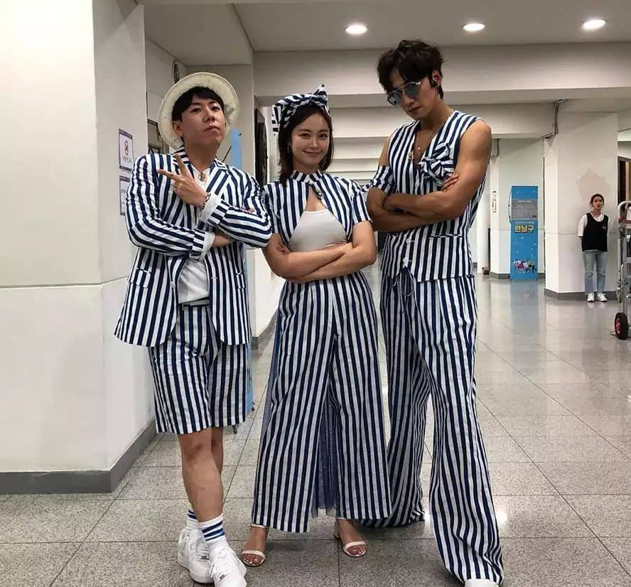 《rm》获奖哈哈忘谢宋智孝藏心结?金钟国真情告白_man_running_演艺