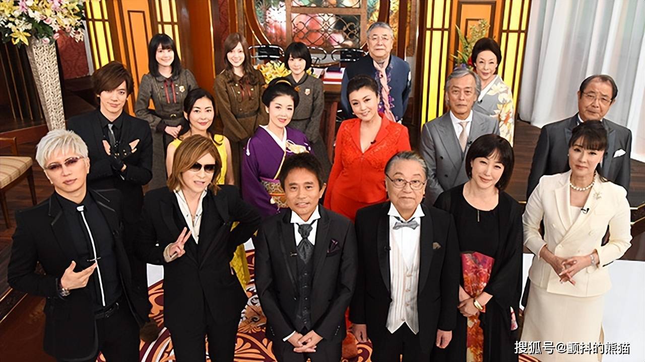 gackt休業期間,2022年1月是由曾經的搭檔yoshiki參加.