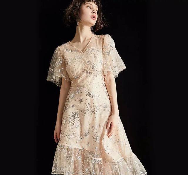 淡黄的长裙,蓬松的头发——正确的打开方式_裙子_jonyj_视频