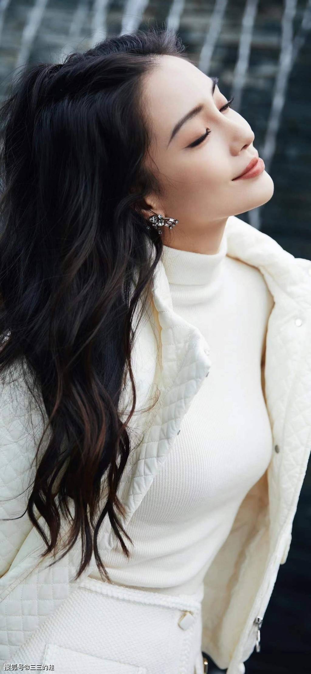 angelababy秋冬甜萌暖白穿搭,小甜甜变身时尚大女人_缝线_毛衣_身材