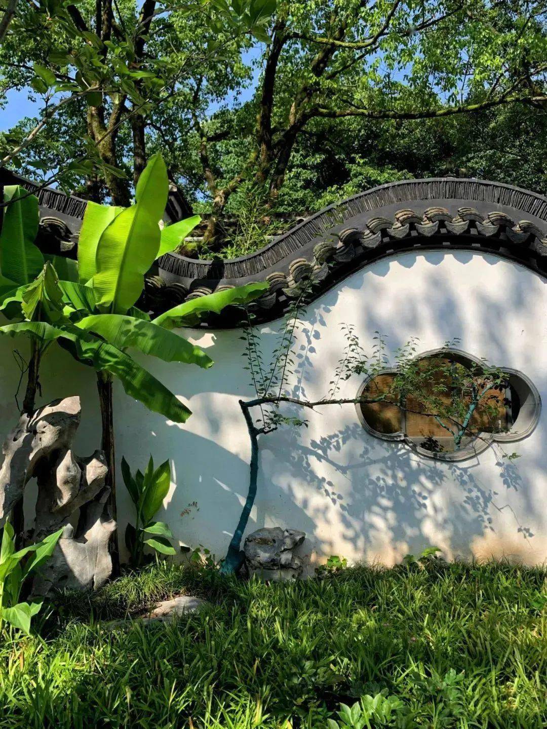秀丽的山,温柔的水,多情的花木,尽在兰溪一芥小园中_李渔_芥子园_山水