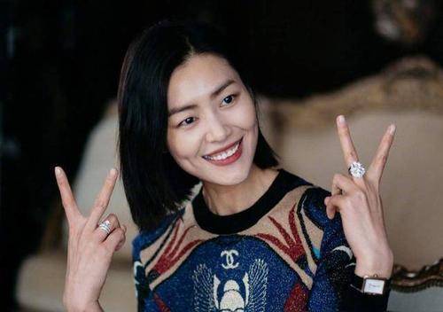 否认与陈伟霆关系,32岁还没恋爱的刘雯与奚梦瑶为何同行不同命?