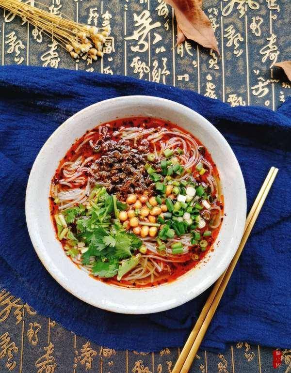 粉怎么做最好,酸辣粉的做法,酸辣粉红烧排骨酸辣粉_step_步骤_碎米