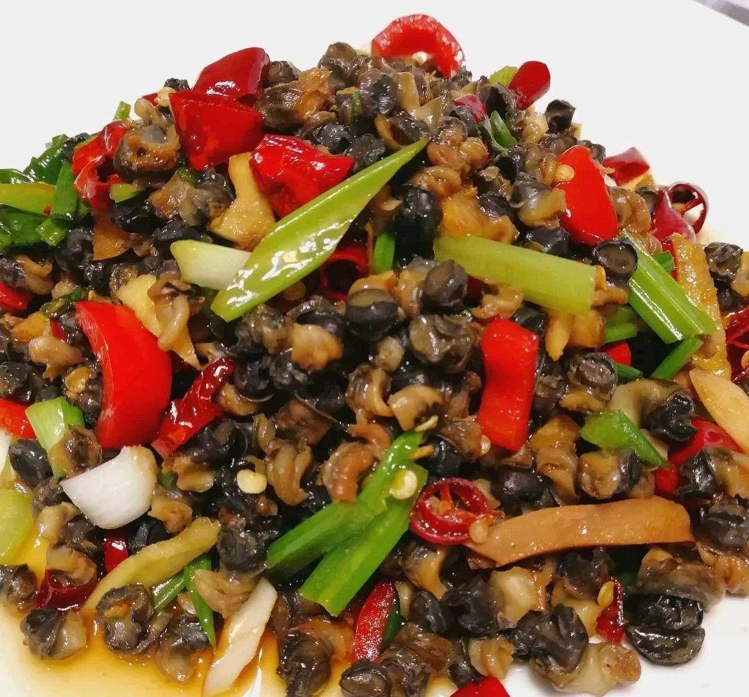 螺肉就是这样制成的,麻辣鲜美,美味过瘾,开胃健脾,配米饭特别好吃