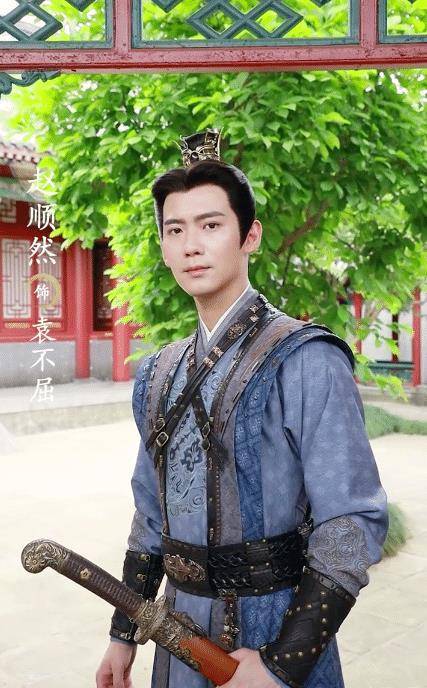 除此之外还是柯世昭,刘若谦,季竟棠等角色的剧照,算是中规中矩吧!