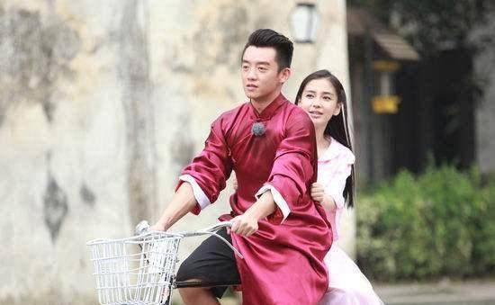 趁鹿晗迪丽热巴还持续甜蜜,吴昕与过气男星也要跟风炒cp