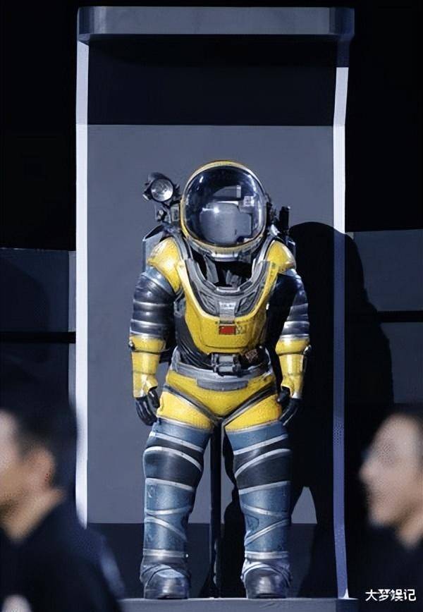 曝"里面很痒抓不到"靠来回摩擦_吴京_挑战_身体