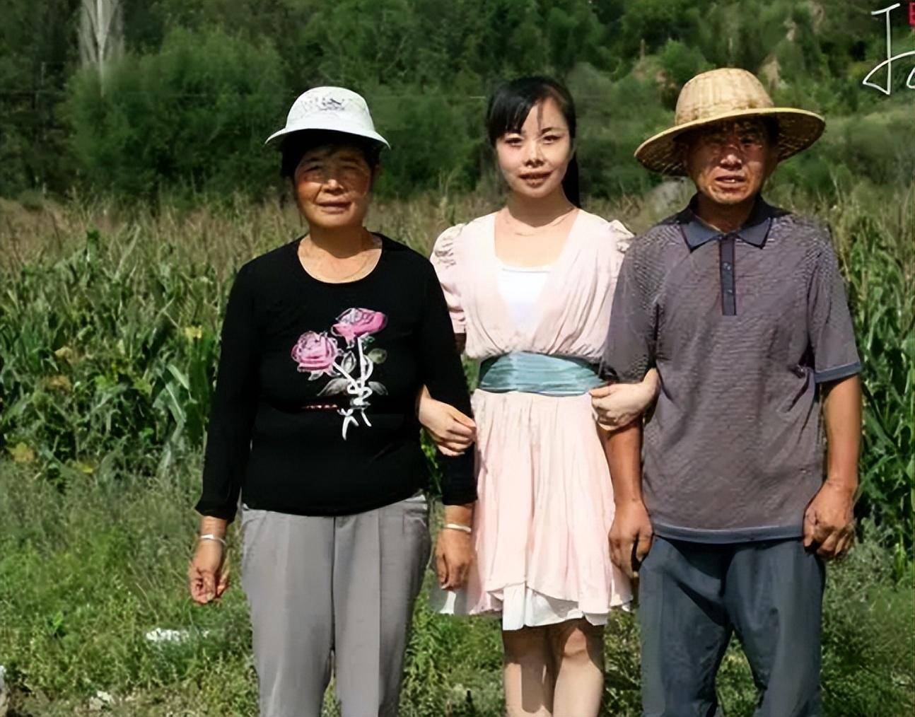 王二妮:我这辈子最正确的决定,就是给普通丈夫生儿子_李飞_父母_父亲