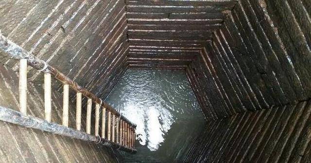 一般的古井直径都是1米,故宫珍妃井直径才30厘米,像这么大口径的古井