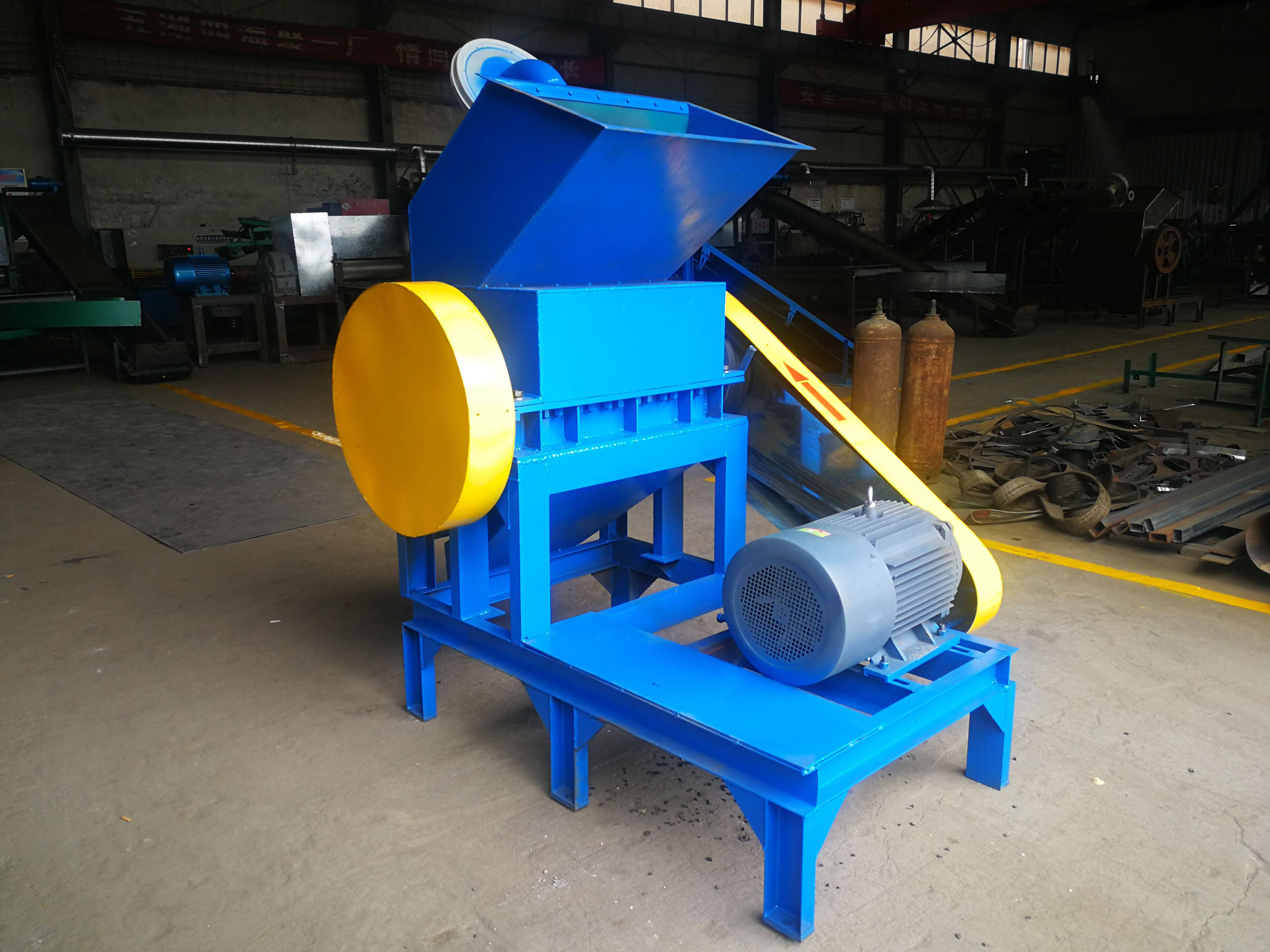 粉碎废旧橡胶,轮胎,塑料用什么机器呢?_物料_破碎机_生产线