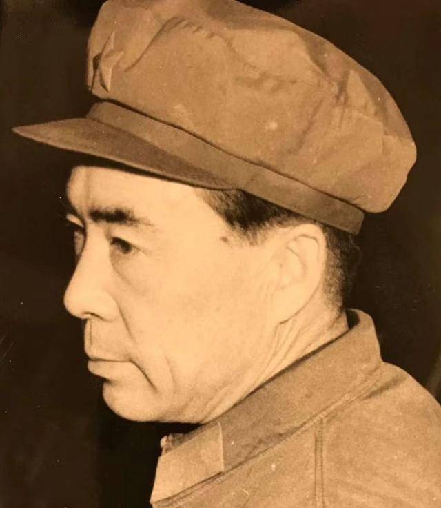 柴云清:ai比对与周总理相似70%,一生饰演40次,得到邓大姐接见_工作