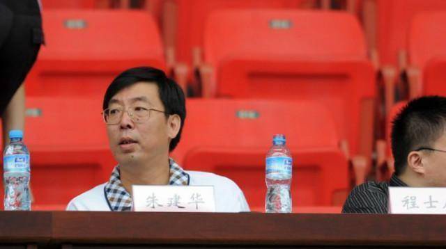 跳高天才朱建华,三破世界纪录,却因奥运未夺金遭观众辱骂寄刀片_训练