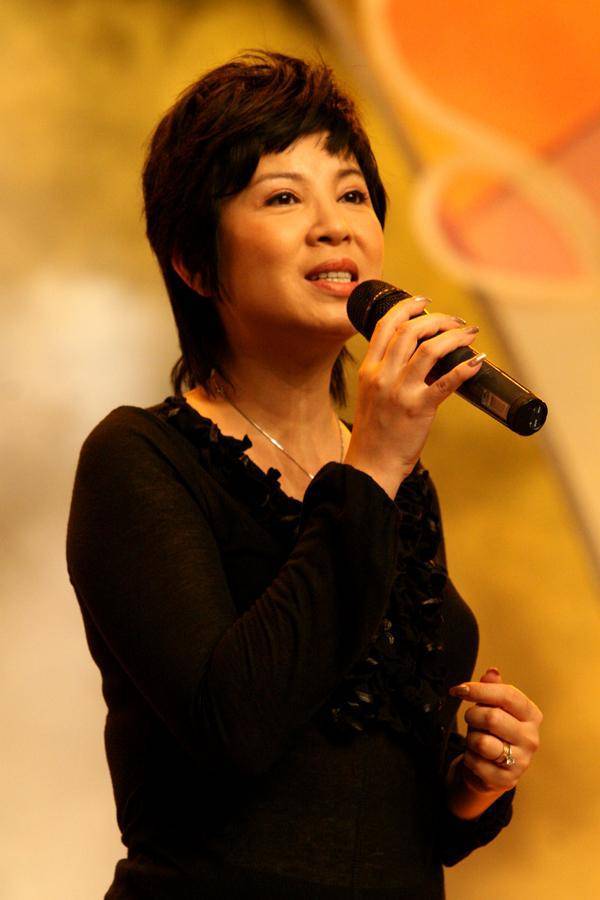 歌手杭天琪:我这辈子最正确的决定,就是43岁高龄为小丈夫生儿子