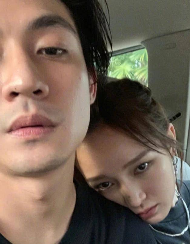 孟佳王霏霏amber同框,引发女团回忆杀,可惜雪莉不在了?