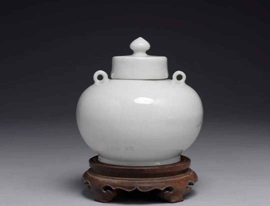 永樂 甜白如意耳扁壺馆藏欣赏enjoy明代永乐时期的"官窑甜白釉瓷器"