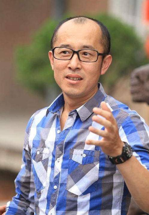 1分钟演绎什么叫坏人,当年多少人想打死他,吴京都佩服他的演技_杜建桥