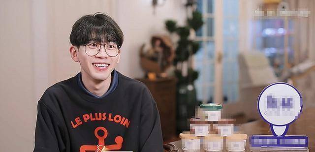 费启鸣参加综艺《让生活好看》,称自己很怕孤独,回忆演戏不易_好友_刘