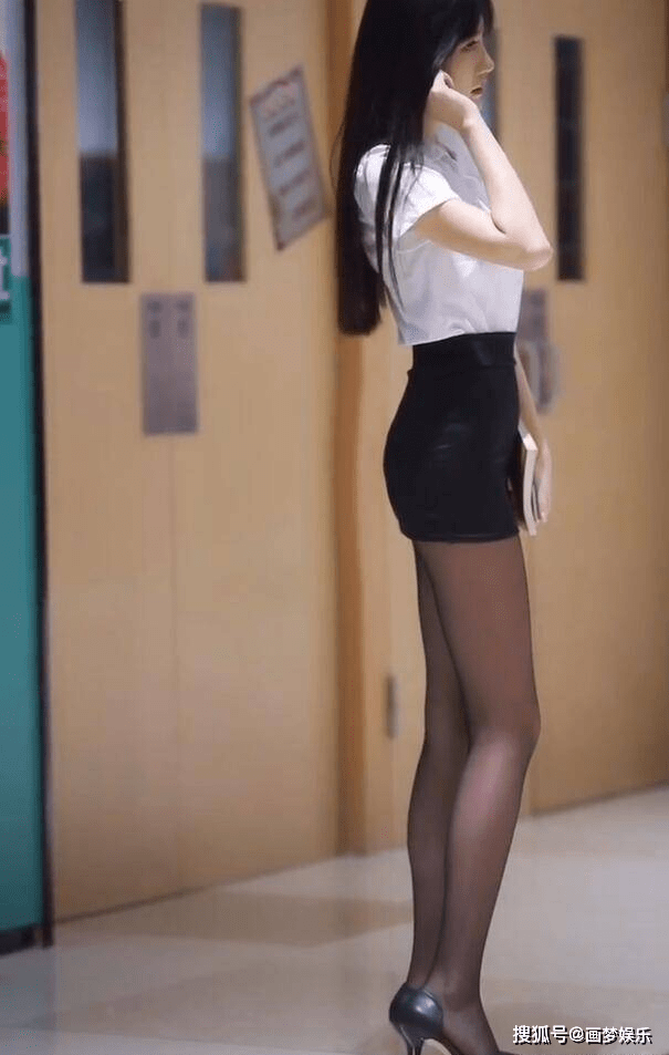 职业装搭丝袜,令女生美的不可方物_女人_着装_造型
