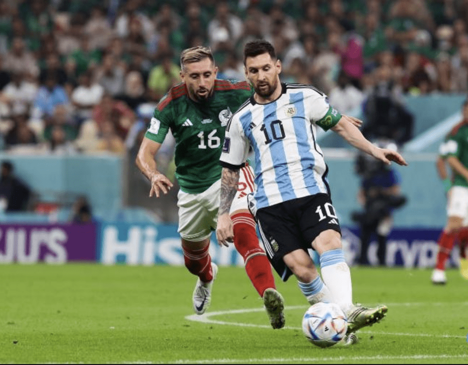 梅西3次被踢翻！墨西哥半场10犯规太粗野，阿根廷创56年最差纪录
