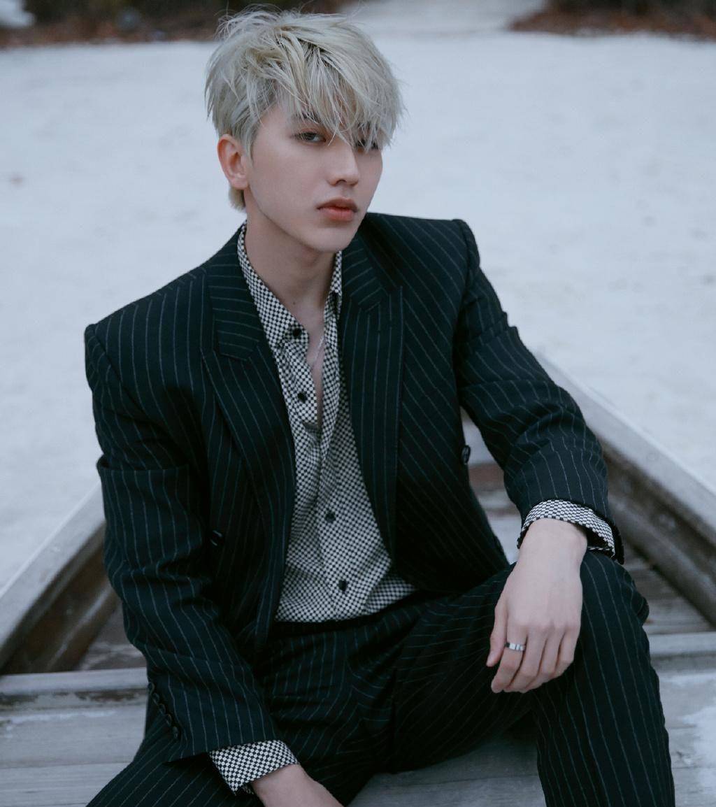 蔡徐坤被国外知名节目评为:代表中国的z世代音乐人_姐姐_年轻人_碧梨