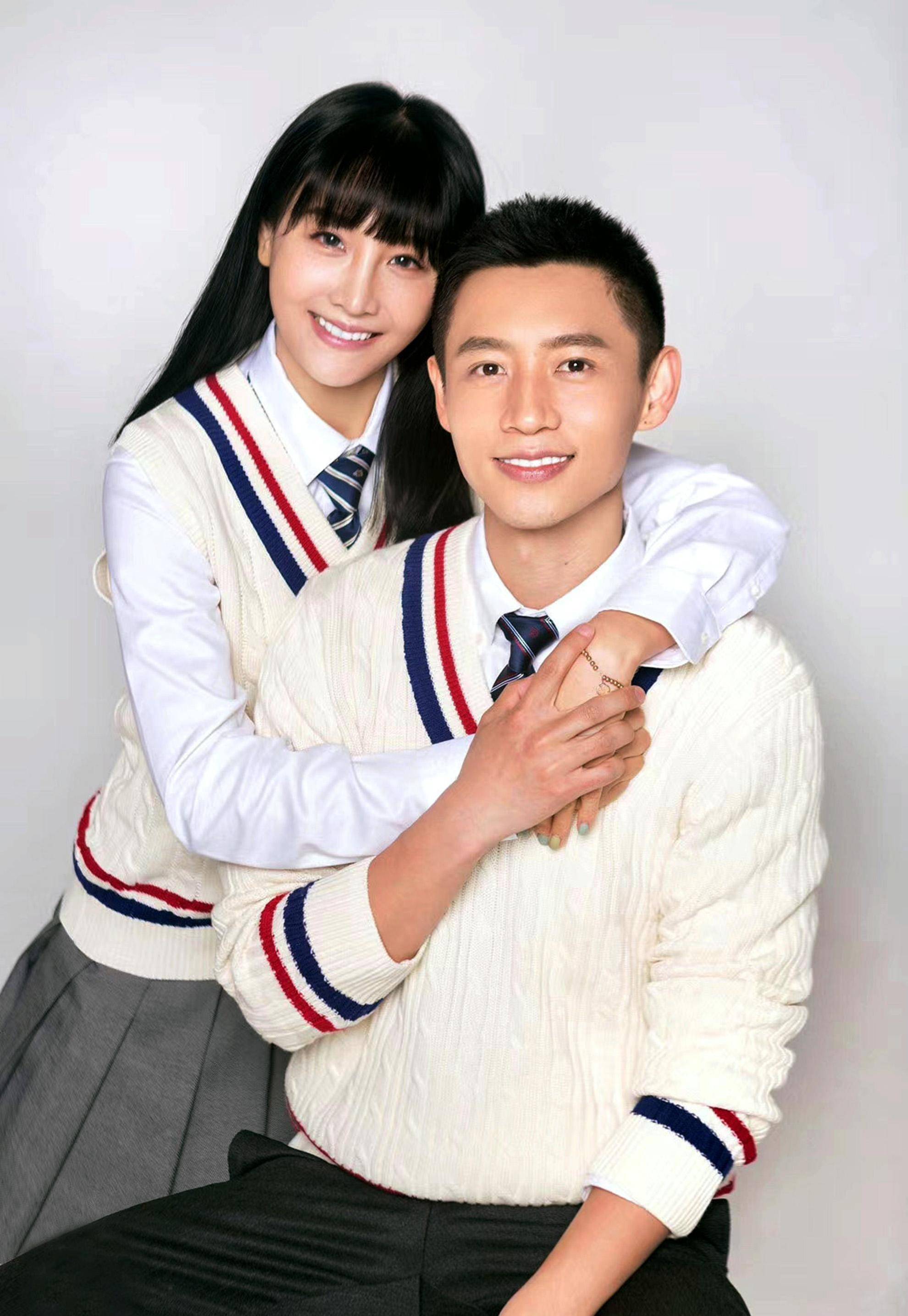 魏晨成名路上多艰辛,爱妻牺牲事业成就他_于玮_发展_女友