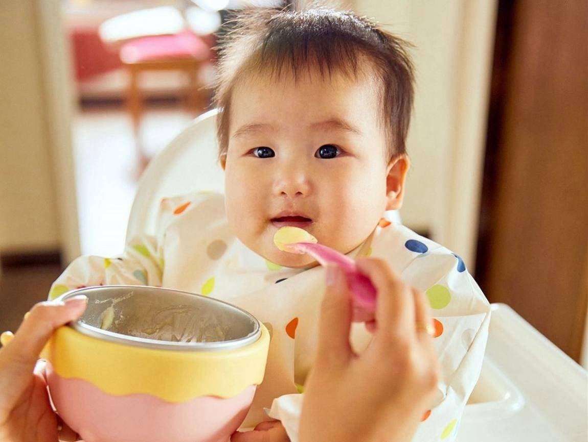 给宝宝喂辅食的五个误区,家长一定要知道