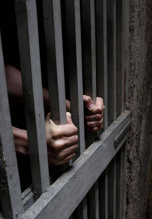 南通海门一老赖欠钱120万元不还被判刑8个月,这大牢蹲得值吗?