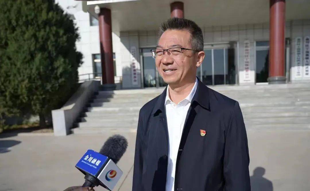 宁远堡镇党委书记 李华雄党的二十大报告指出,高质量发展是全面建设