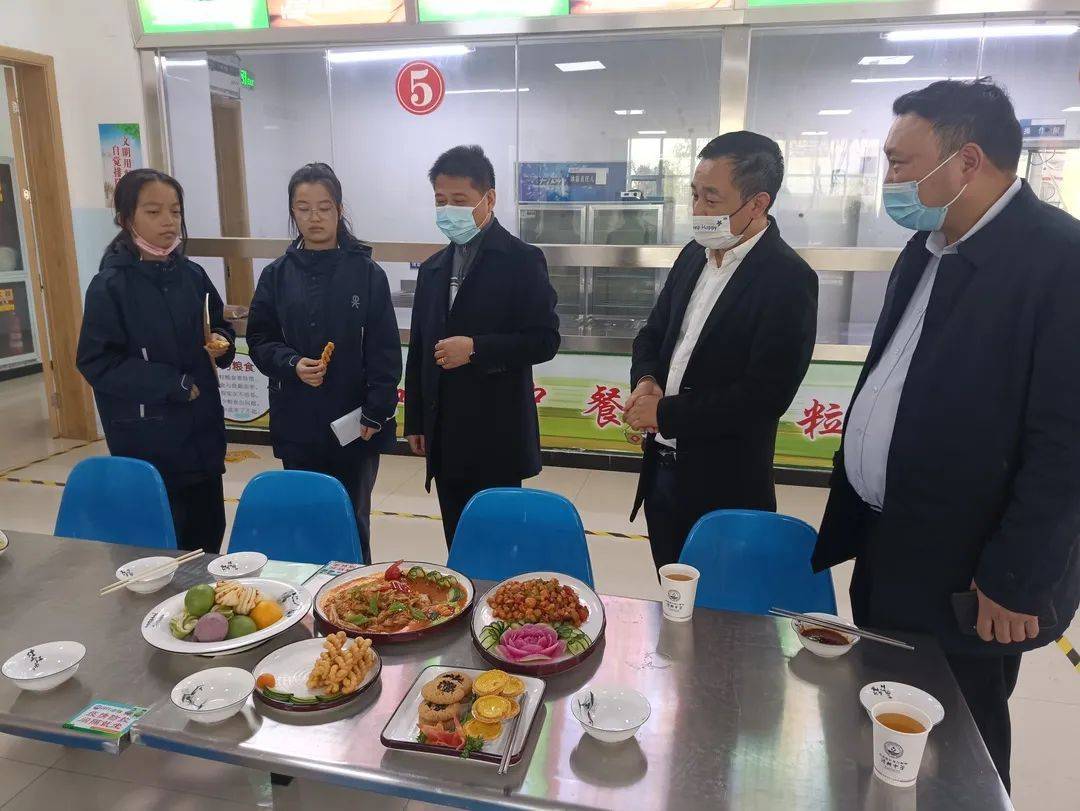 西咸新区秦汉渭柳初级中学餐厅举行厨师基本功大赛_服务_方面_进行