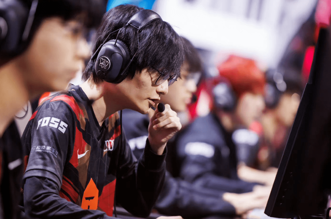 doinb这个爆料还是很关键的,但观众们也很好奇,既然