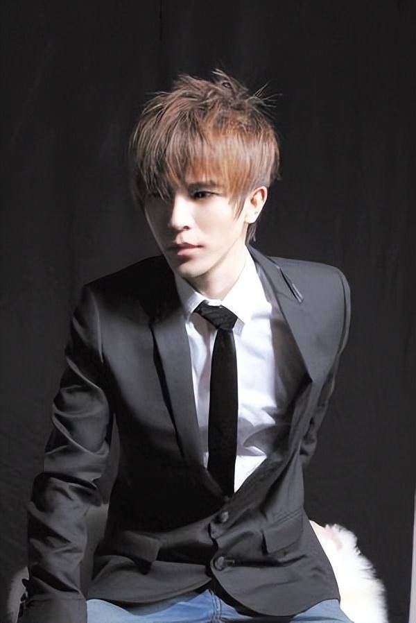 "抄袭大王"郭敬明,终于为自己的傲慢付出了"代价"_上海_生活_创作