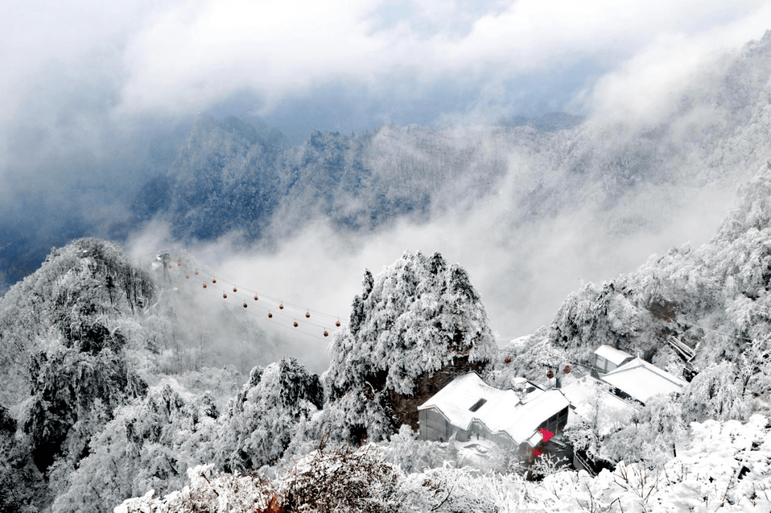 武當山下雪啦,內含賞雪攻略!_登山_道路_金頂