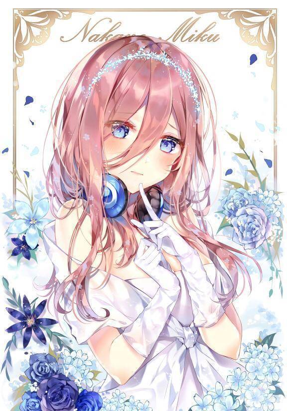 中野三玖婚纱装手办,穿婚纱也戴着耳机,果然耳机才是本体_新娘_蓝色