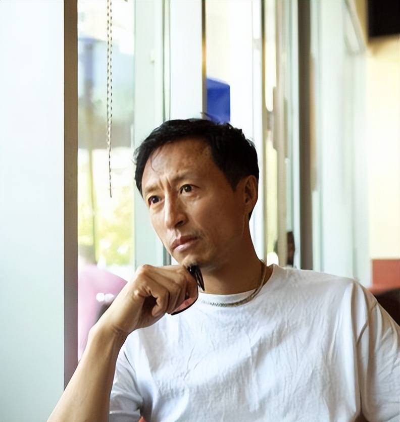 著名演员王洛勇:我这辈子最正确的决定,就是娶了一个平凡的妻子