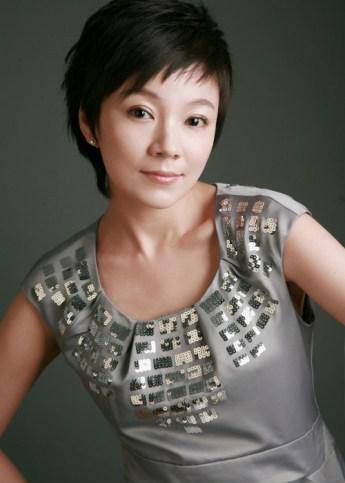 电视天气预报主持人王蓝一,女儿笑笑与妈妈很像,老公是谁已成谜_中央